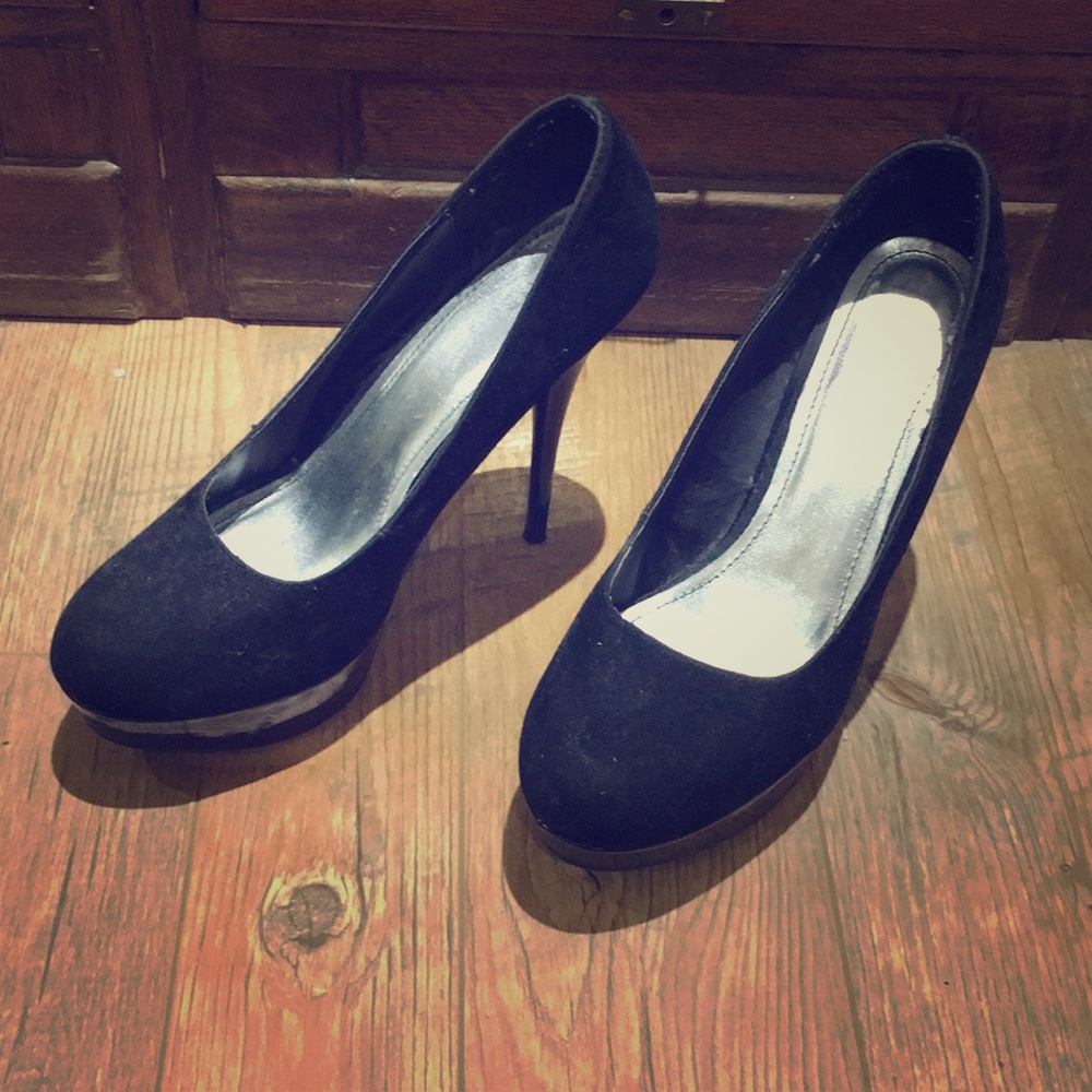 Velvet Pumps